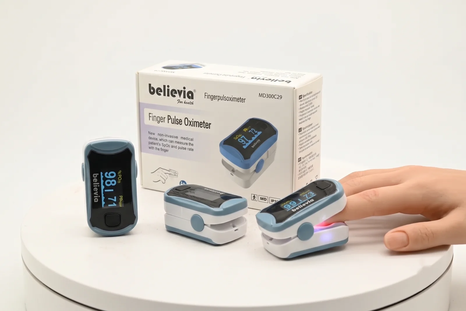 believia MD300C29 fingertip pulse oximeters with retail packaging